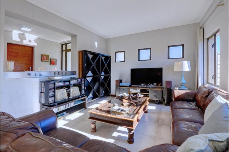To Let 3 Bedroom Property for Rent in Kingswood Golf Estate Western Cape